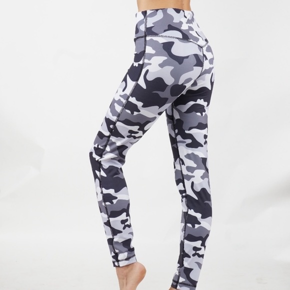 Comfortable & cute camouflage leggings - Picture 2 of 3